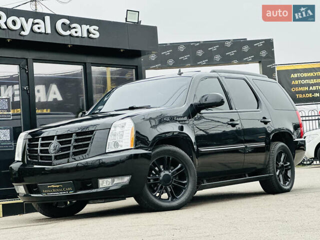 Черный Кадиллак Эскалейд, объемом двигателя 6.16 л и пробегом 255 тыс. км за 14900 $, фото 1 на Automoto.ua