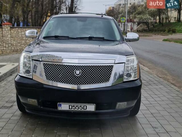 Черный Кадиллак Эскалейд, объемом двигателя 6.2 л и пробегом 210 тыс. км за 14000 $, фото 1 на Automoto.ua
