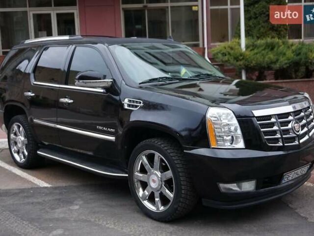 Черный Кадиллак Эскалейд, объемом двигателя 6.16 л и пробегом 221 тыс. км за 25000 $, фото 1 на Automoto.ua