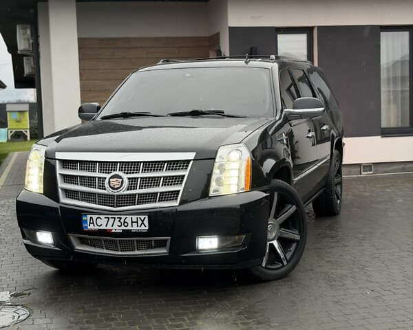 Черный Кадиллак Эскалейд, объемом двигателя 6.18 л и пробегом 231 тыс. км за 29500 $, фото 1 на Automoto.ua