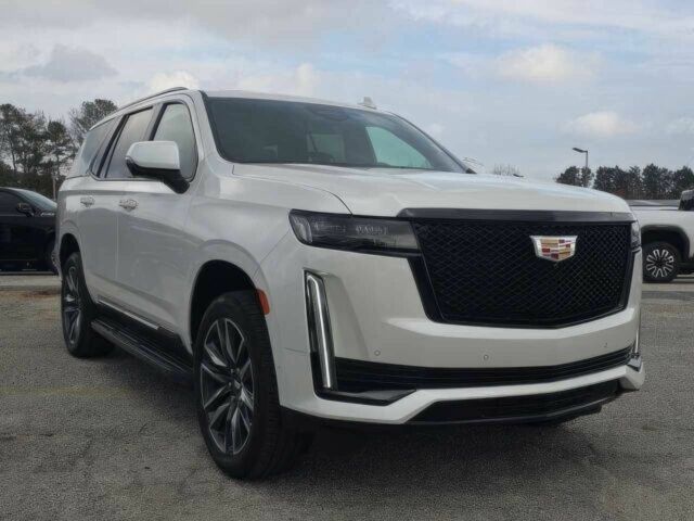 Серый Кадиллак Эскалейд, объемом двигателя 6.2 л и пробегом 25 тыс. км за 38900 $, фото 1 на Automoto.ua