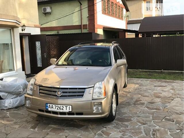 Бежевий Каділак SRX, об'ємом двигуна 3.6 л та пробігом 205 тис. км за 9200 $, фото 1 на Automoto.ua