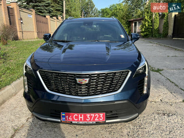 Синий Кадиллак XT4, объемом двигателя 2 л и пробегом 86 тыс. км за 22900 $, фото 1 на Automoto.ua