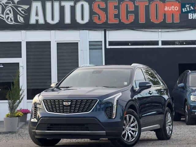 Синий Кадиллак XT4, объемом двигателя 2 л и пробегом 86 тыс. км за 23500 $, фото 1 на Automoto.ua