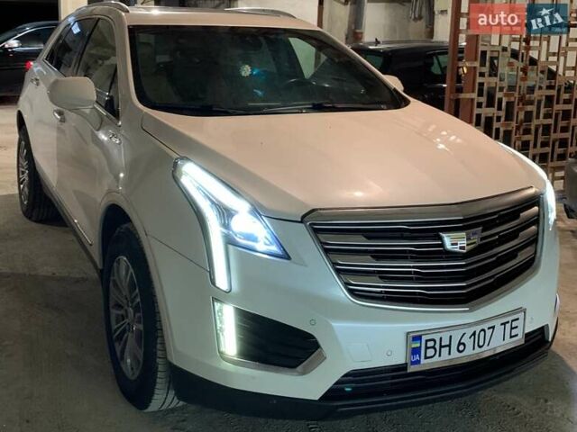 Білий Каділак XT5, об'ємом двигуна 3.65 л та пробігом 132 тис. км за 19000 $, фото 1 на Automoto.ua