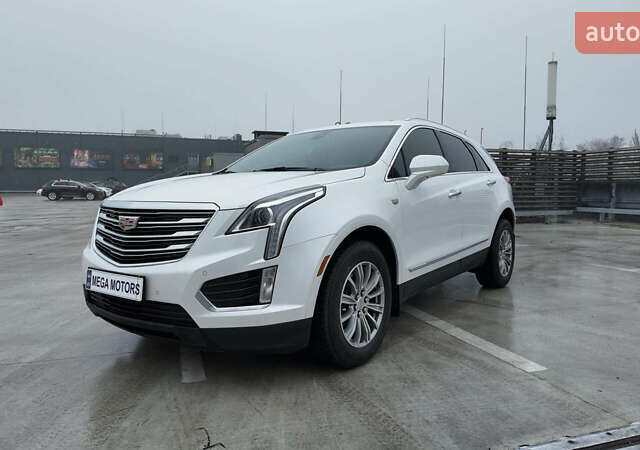 Белый Кадиллак XT5, объемом двигателя 3.65 л и пробегом 100 тыс. км за 20990 $, фото 1 на Automoto.ua