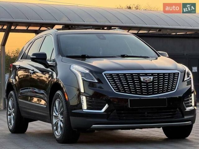 Черный Кадиллак XT5, объемом двигателя 2 л и пробегом 90 тыс. км за 21900 $, фото 1 на Automoto.ua