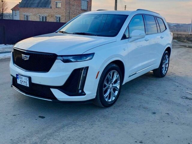 Белый Кадиллак XT6, объемом двигателя 3.6 л и пробегом 33 тыс. км за 32000 $, фото 1 на Automoto.ua