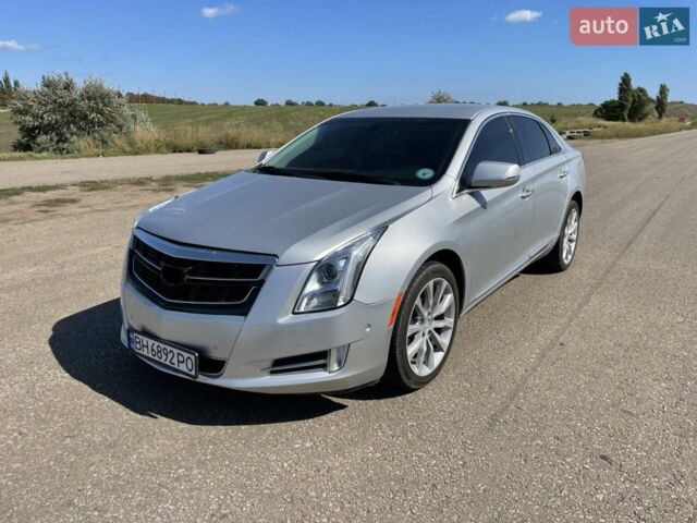 Серый Кадиллак ХТС, объемом двигателя 3.6 л и пробегом 168 тыс. км за 13500 $, фото 1 на Automoto.ua