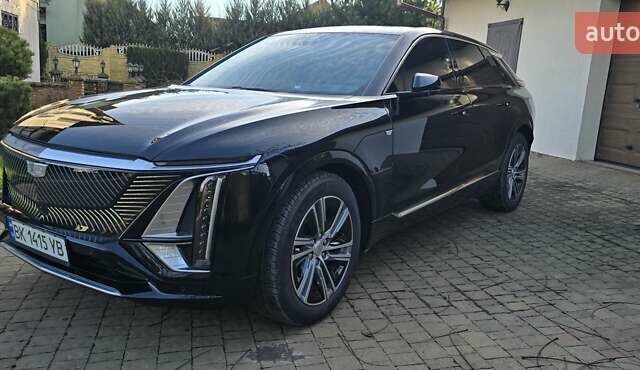 Черный Кадиллак Lyriq, объемом двигателя 0 л и пробегом 12 тыс. км за 36500 $, фото 1 на Automoto.ua