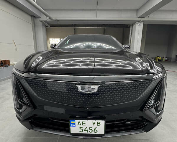 Кадиллак Lyriq 2023 в Днепре (Днепропетровске) на Automoto.ua Черный Кадиллак Lyriq, объемом двигателя 0 л и пробегом 15 тыс. км за 47000 $, фото 1 на Automoto.ua
