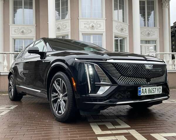 Черный Кадиллак Lyriq, объемом двигателя 0 л и пробегом 18 тыс. км за 44000 $, фото 1 на Automoto.ua