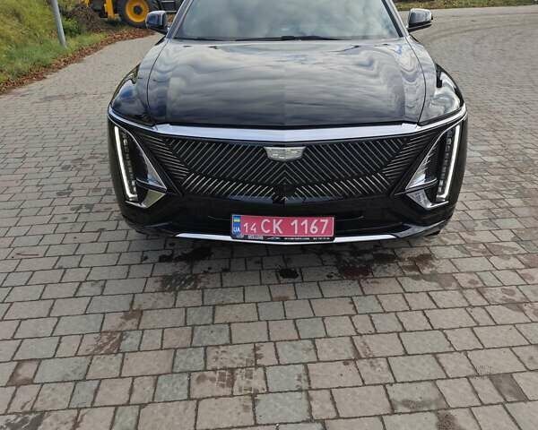 Черный Кадиллак Lyriq, объемом двигателя 0 л и пробегом 12 тыс. км за 41000 $, фото 1 на Automoto.ua