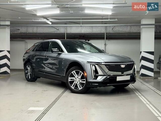 Серый Кадиллак Lyriq, объемом двигателя 0 л и пробегом 88 тыс. км за 33900 $, фото 1 на Automoto.ua