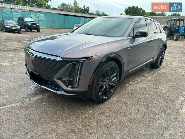 Серый Кадиллак Lyriq, объемом двигателя 0 л и пробегом 4 тыс. км за 49999 $, фото 1 на Automoto.ua