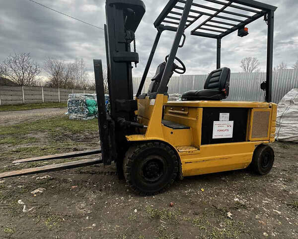 Желтый Катерпиллер ЕП, объемом двигателя 0 л и пробегом 6 тыс. км за 11250 $, фото 1 на Automoto.ua