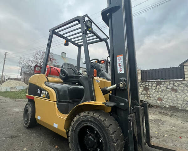 Желтый Катерпиллер ГП, объемом двигателя 2.2 л и пробегом 6 тыс. км за 13999 $, фото 1 на Automoto.ua