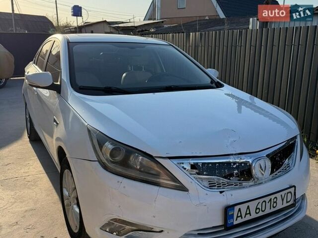 Белый Чанган Eado, объемом двигателя 0 л и пробегом 82 тыс. км за 7000 $, фото 1 на Automoto.ua