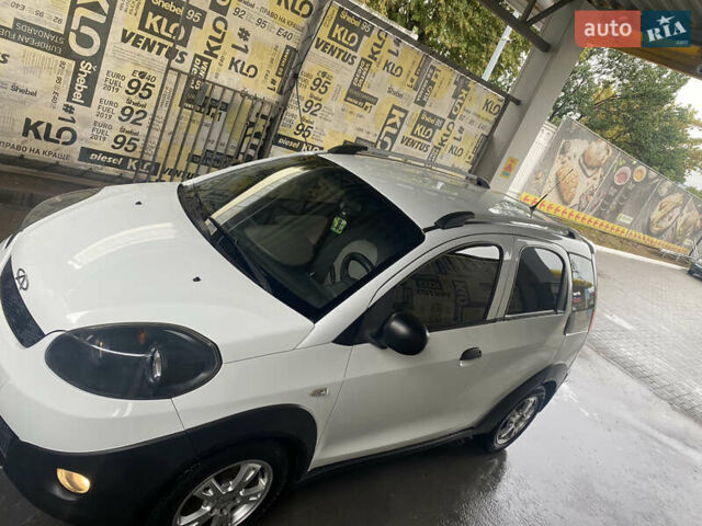 Белый Чери Бит, объемом двигателя 1.3 л и пробегом 105 тыс. км за 3300 $, фото 1 на Automoto.ua