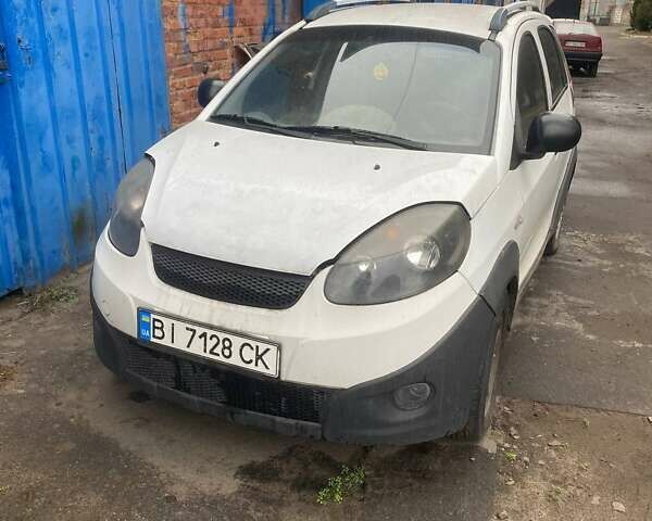 Белый Чери Бит, объемом двигателя 1.3 л и пробегом 147 тыс. км за 1500 $, фото 1 на Automoto.ua