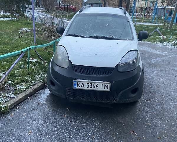 Белый Чери Бит, объемом двигателя 1.3 л и пробегом 100 тыс. км за 2800 $, фото 1 на Automoto.ua