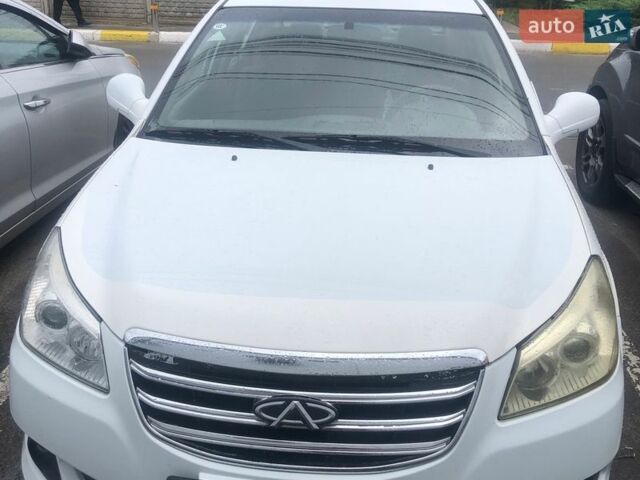 Белый Чери Е5, объемом двигателя 1.5 л и пробегом 254 тыс. км за 3000 $, фото 1 на Automoto.ua