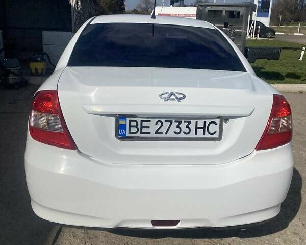 Белый Чери Е5, объемом двигателя 1.5 л и пробегом 60 тыс. км за 3600 $, фото 1 на Automoto.ua