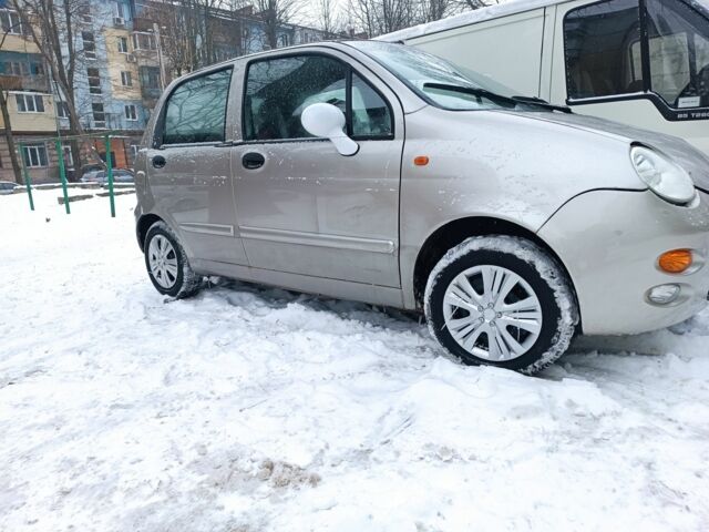 Серый Чери Джагги, объемом двигателя 1 л и пробегом 122 тыс. км за 1650 $, фото 1 на Automoto.ua