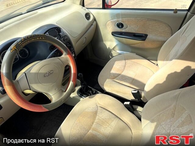 Красный Чери Кью Кью, объемом двигателя 1.1 л и пробегом 48 тыс. км за 3200 $, фото 1 на Automoto.ua