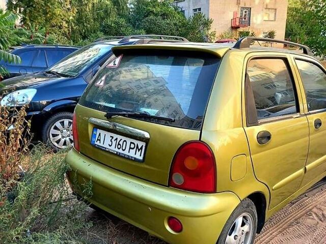 Желтый Чери Кью Кью, объемом двигателя 1.1 л и пробегом 140 тыс. км за 2200 $, фото 1 на Automoto.ua