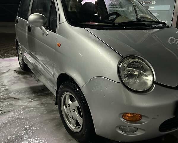 Серый Чери Кью Кью, объемом двигателя 1.08 л и пробегом 121 тыс. км за 2500 $, фото 1 на Automoto.ua