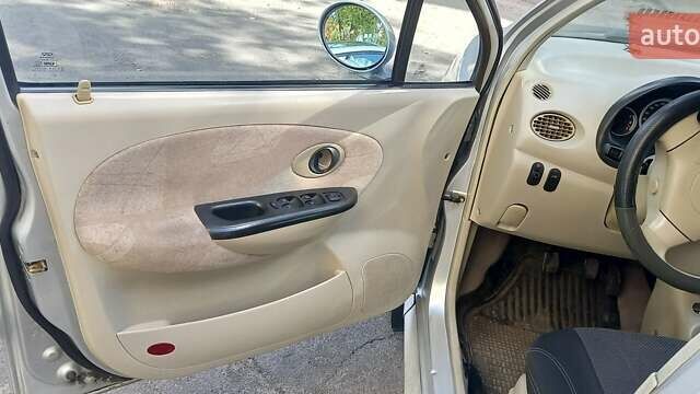 Сірий Чері Кью Кью, об'ємом двигуна 1.1 л та пробігом 118 тис. км за 2200 $, фото 1 на Automoto.ua