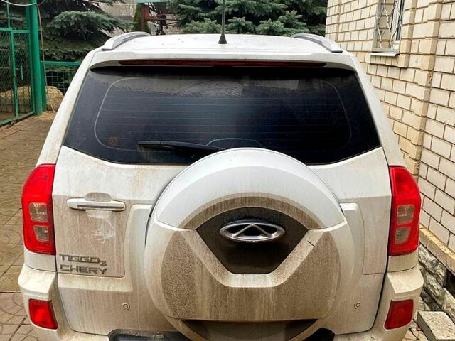 Белый Чери Tiggo 3, объемом двигателя 1.6 л и пробегом 90 тыс. км за 4700 $, фото 1 на Automoto.ua