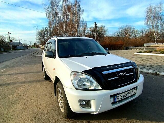 Белый Чери Тигго, объемом двигателя 2.4 л и пробегом 139 тыс. км за 4800 $, фото 1 на Automoto.ua