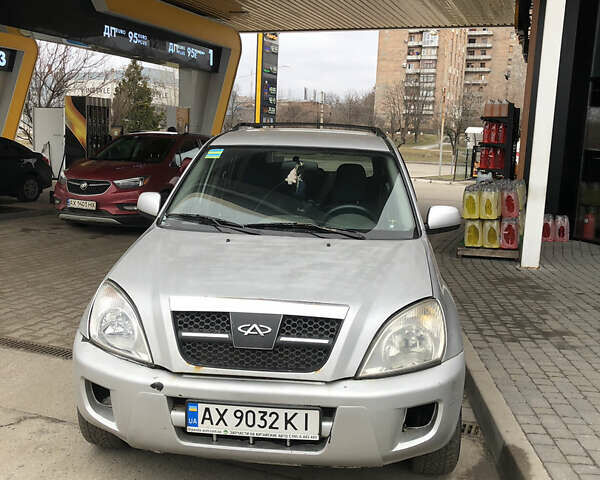 Серый Чери Тигго, объемом двигателя 2.35 л и пробегом 200 тыс. км за 3000 $, фото 1 на Automoto.ua