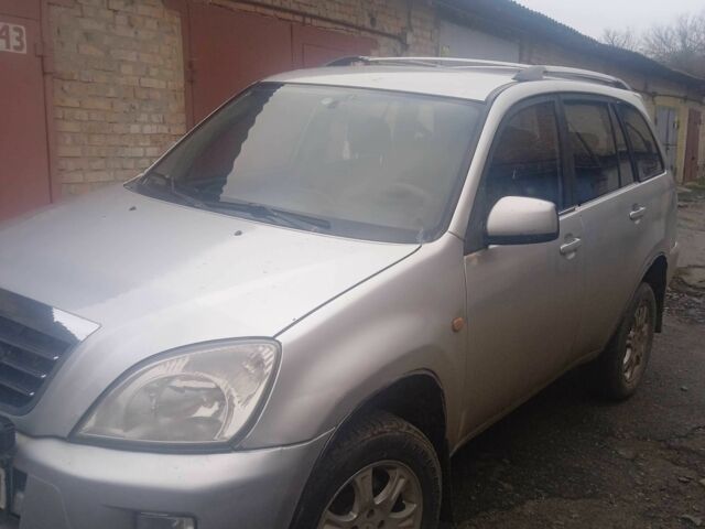 Серый Чери Тигго, объемом двигателя 1.8 л и пробегом 300 тыс. км за 4500 $, фото 1 на Automoto.ua