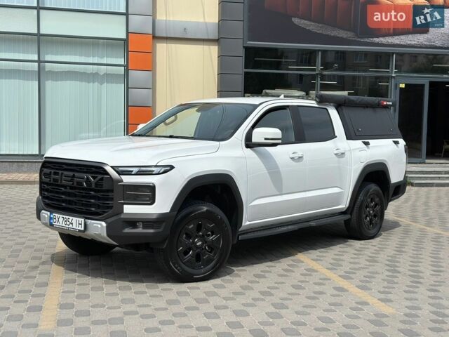 Белый Чери Himla, объемом двигателя 2.3 л и пробегом 9 тыс. км за 24000 $, фото 1 на Automoto.ua