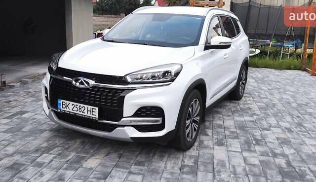 Белый Чери Tiggo 8, объемом двигателя 1.97 л и пробегом 60 тыс. км за 17000 $, фото 1 на Automoto.ua