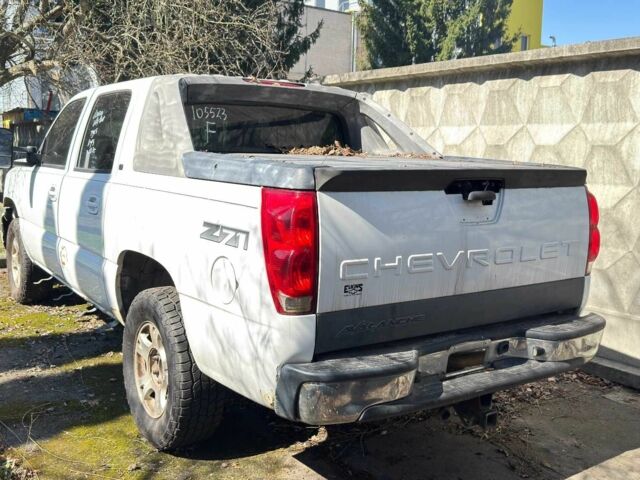 Білий Шевроле Аваланч, об'ємом двигуна 5.7 л та пробігом 400 тис. км за 3800 $, фото 1 на Automoto.ua