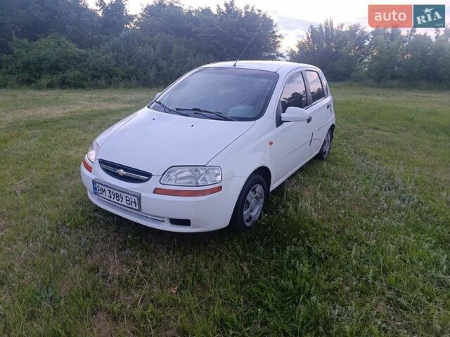 Белый Шевроле Авео, объемом двигателя 1.5 л и пробегом 238 тыс. км за 2100 $, фото 1 на Automoto.ua