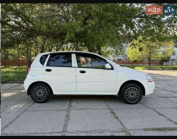 Білий Шевроле Авео, об'ємом двигуна 1.5 л та пробігом 260 тис. км за 2000 $, фото 1 на Automoto.ua