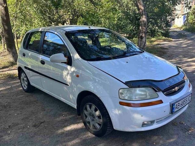 Белый Шевроле Авео, объемом двигателя 1.5 л и пробегом 140 тыс. км за 2600 $, фото 1 на Automoto.ua