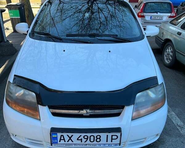 Білий Шевроле Авео, об'ємом двигуна 1.5 л та пробігом 300 тис. км за 4131 $, фото 1 на Automoto.ua