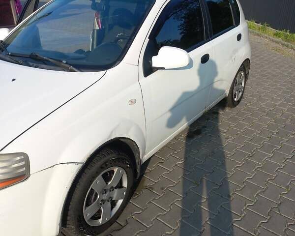 Білий Шевроле Авео, об'ємом двигуна 1.5 л та пробігом 189 тис. км за 2350 $, фото 1 на Automoto.ua