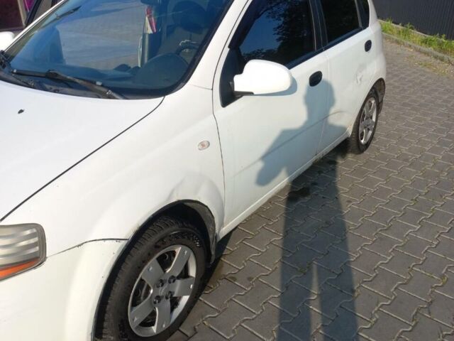 Білий Шевроле Авео, об'ємом двигуна 1.5 л та пробігом 189 тис. км за 2350 $, фото 1 на Automoto.ua