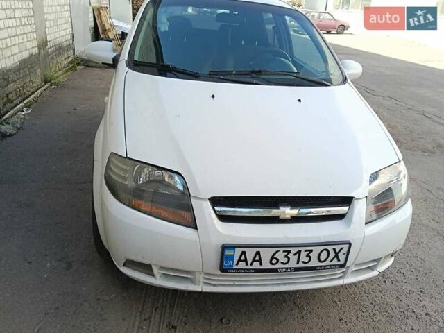 Белый Шевроле Авео, объемом двигателя 1.5 л и пробегом 123 тыс. км за 2300 $, фото 1 на Automoto.ua