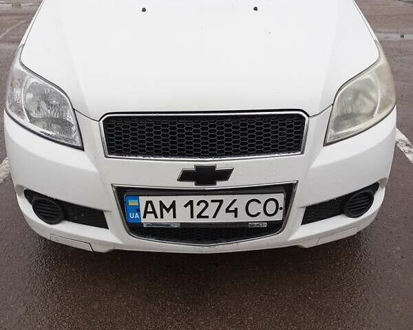 Белый Шевроле Авео, объемом двигателя 1.5 л и пробегом 143 тыс. км за 4700 $, фото 1 на Automoto.ua