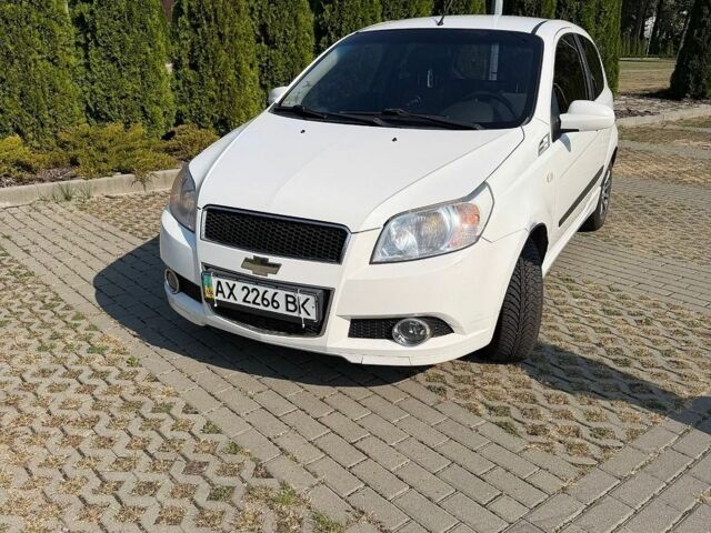 Белый Шевроле Авео, объемом двигателя 1.5 л и пробегом 125 тыс. км за 3400 $, фото 1 на Automoto.ua