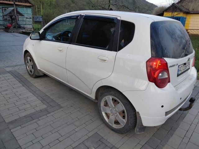 Белый Шевроле Авео, объемом двигателя 1.2 л и пробегом 160 тыс. км за 2795 $, фото 1 на Automoto.ua