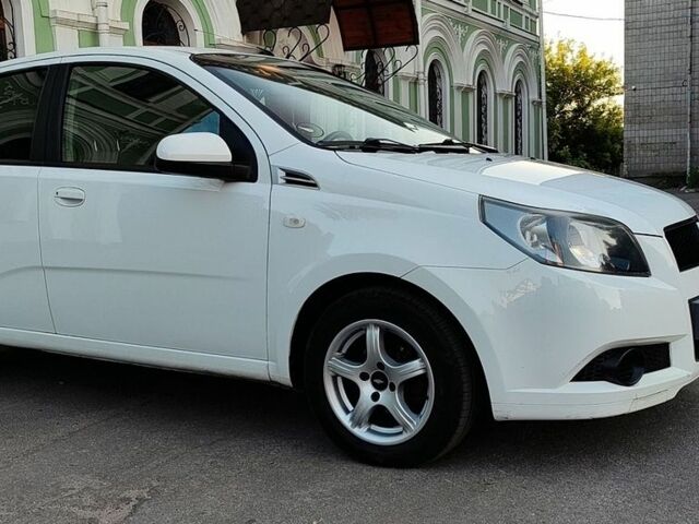 Білий Шевроле Авео, об'ємом двигуна 1.2 л та пробігом 167 тис. км за 3999 $, фото 1 на Automoto.ua